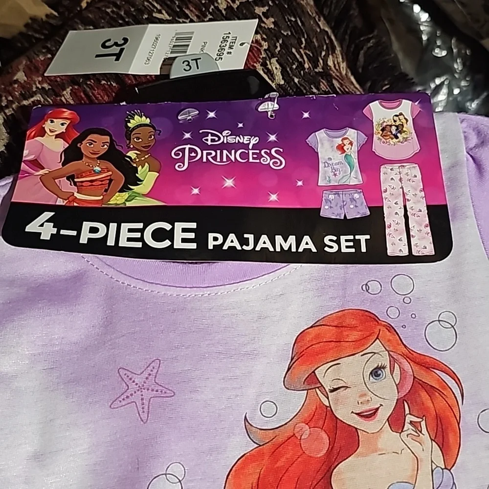 Disney Princess 4 piece pajama nwt 3T